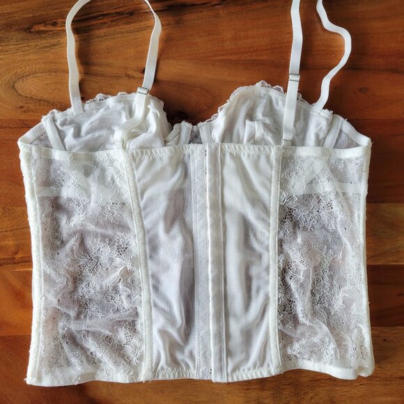 NWOT Urban Outfitters Out from Under Size L White Lace Corset/Bustier - Picture 2 of 10
